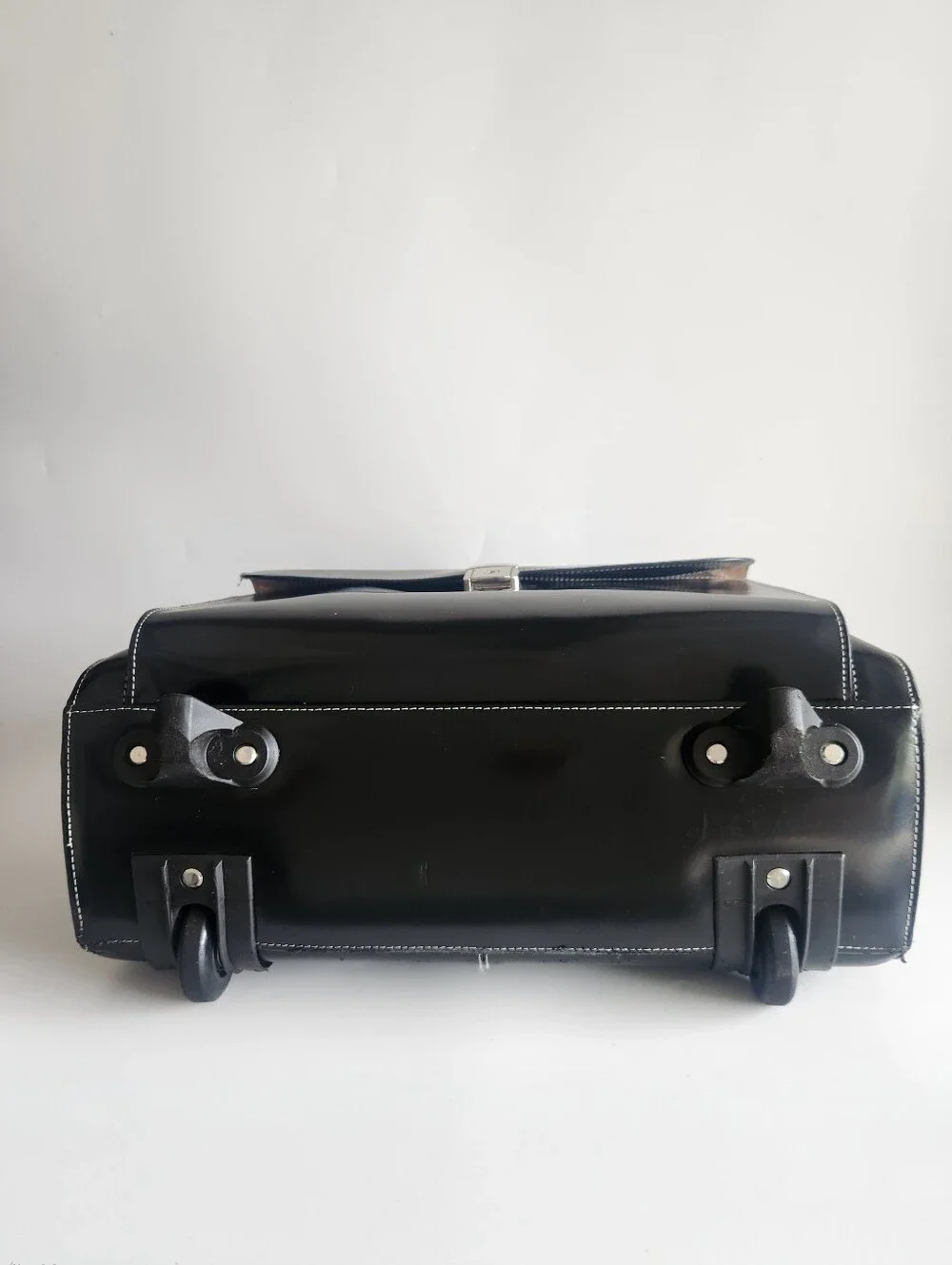 McKlein Edgebrook Leather Rolling Laptop Briefcase Wheeled Bag Business Travel